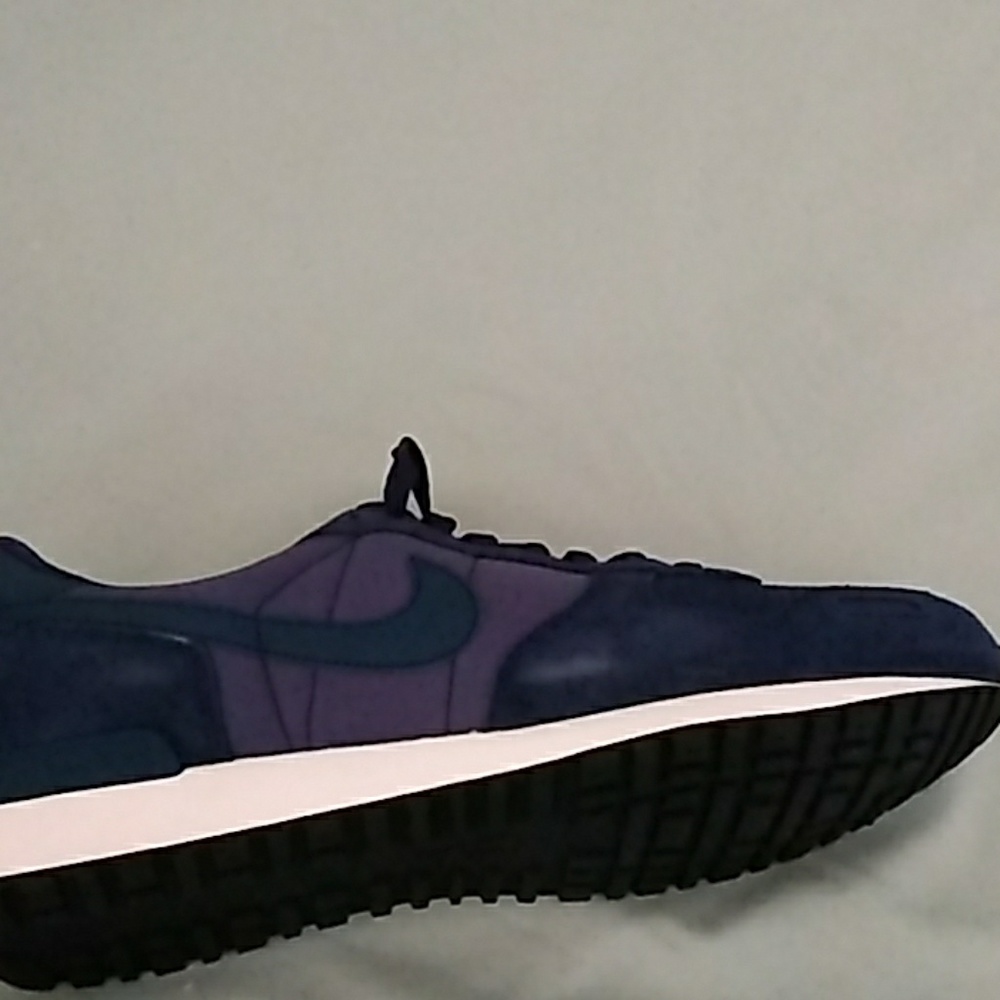 Shoes - Picture 2 of 6